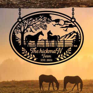 Letrero con nombre de granja de caballos personalizado, letrero de rancho de caballos, letrero de metal con caballos, letrero de granja de metal, decoración de granero de caballos, regalo para amantes de los caballos, decoración de granja de caballos
