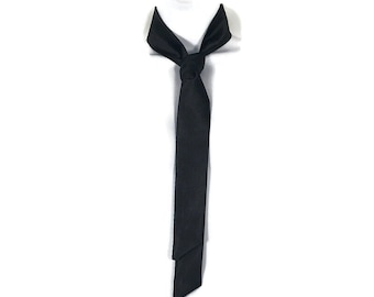Cravatta sottile in raso nero da donna, cravatta stretta in raso da donna, cravatta sottile nera, sciarpa con pochette in raso nero, fascia in raso nero, sciarpe in raso