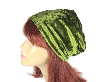 Berretto slouchy in velluto verde stropicciato Cappello in velluto verde Cappello slouchy in velluto verde per la perdita dei capelli Cuffia chemioterapica Cappello in velluto verde mela Taglia personalizzata