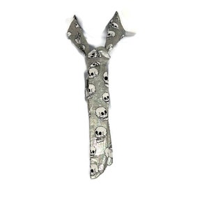 Skull Skinny Tie Skull Necktie Iridescent Skull Necktie Silver Skull Tie Goth Necktie Skull Accessory  Skinny Tie Skull Scarves Skull Sash