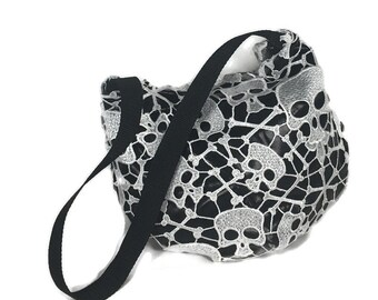 White Skull Handbag Summer Skull Handbag White Embroidered Skull Shoulder Bag Goth Shoulder Bag White Goth Handbag Gothic Crossbody Bag