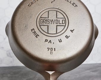 Griswold #7 Large Block Cast Iron Skillet : Pitted Interior