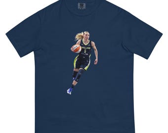Camiseta unisex de peso pesado teñida con tintes de Paige Bueckers de los Dallas Wings de la WNBA