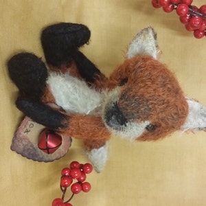 Ringo the fox E pattern of a 8.5 inch mohair fox