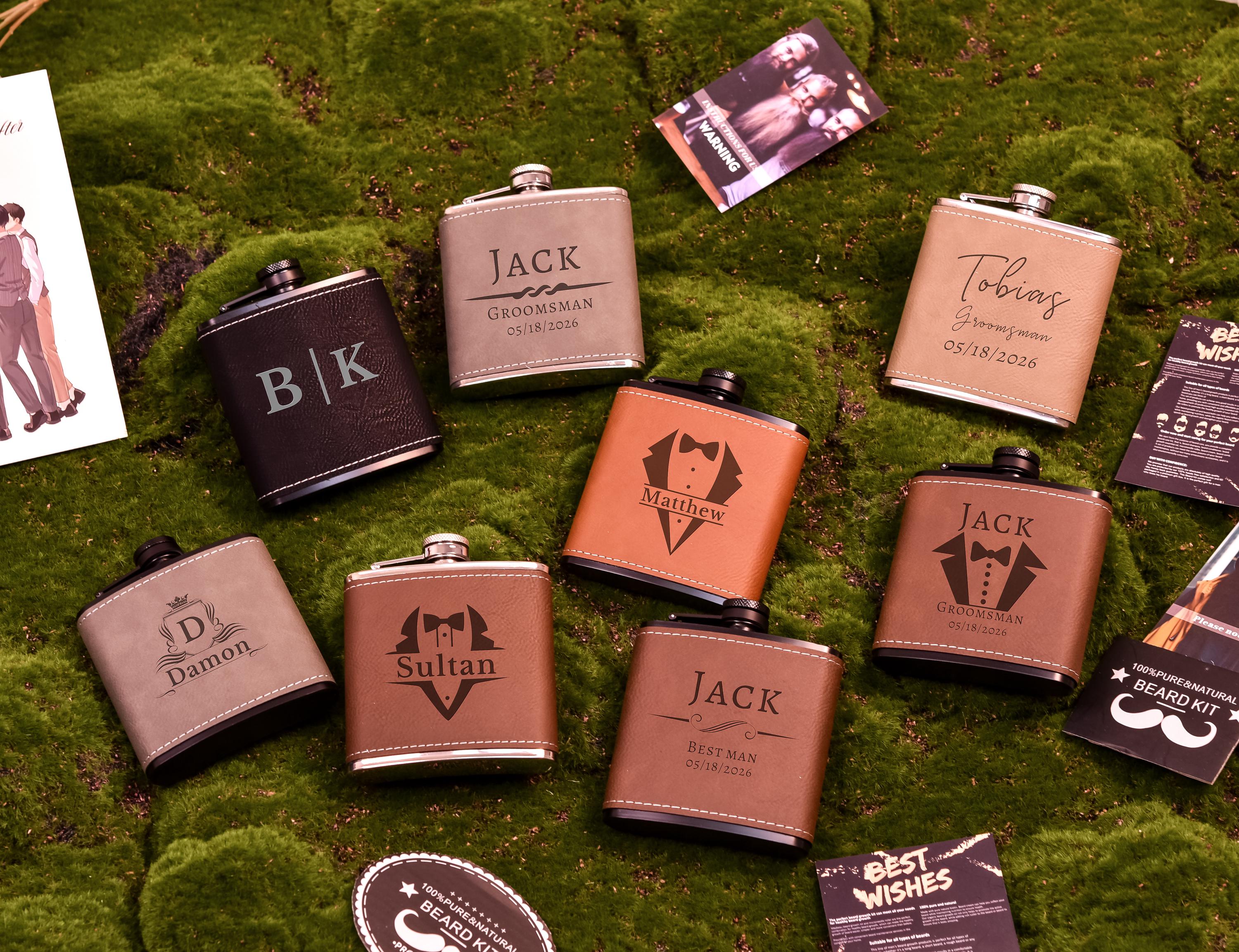Petacas personalizadas para padrinos de boda, regalo para padrinos, petaca para padrinos, petaca personalizada, petaca negra, regalos para padrinos de