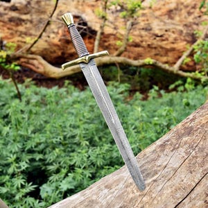 Hand-Forged Damascus Short Sword – Brass Guard | Cosplay Prop, Fantasy Décor, Medieval Replica, Collector Display Blade