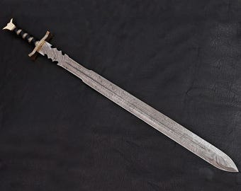 Hand-Forged Damascus Steel Viking Sword: Cosplay, Collectors, Gifts