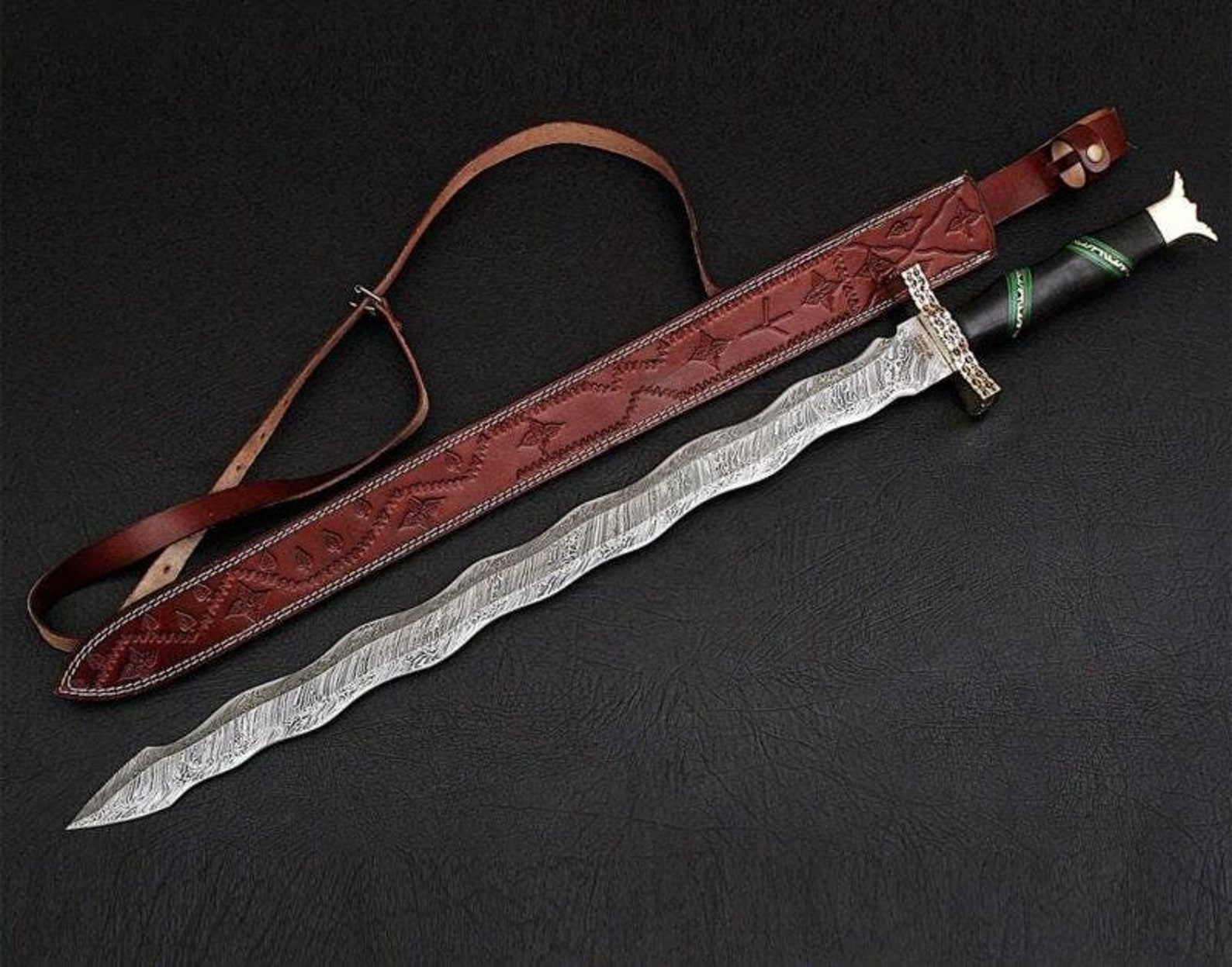 Hand forged Damascus Steel Wavy Blade Sword With Custom Leather Sheath 