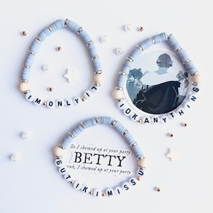 Eras Pulsera Betty Stack Folklore 3 Pack Letras Swiftie Taylors Versión Cardigan Agosto Amistad Comercio Tour Música Joyería Adolescente Adulto Chica