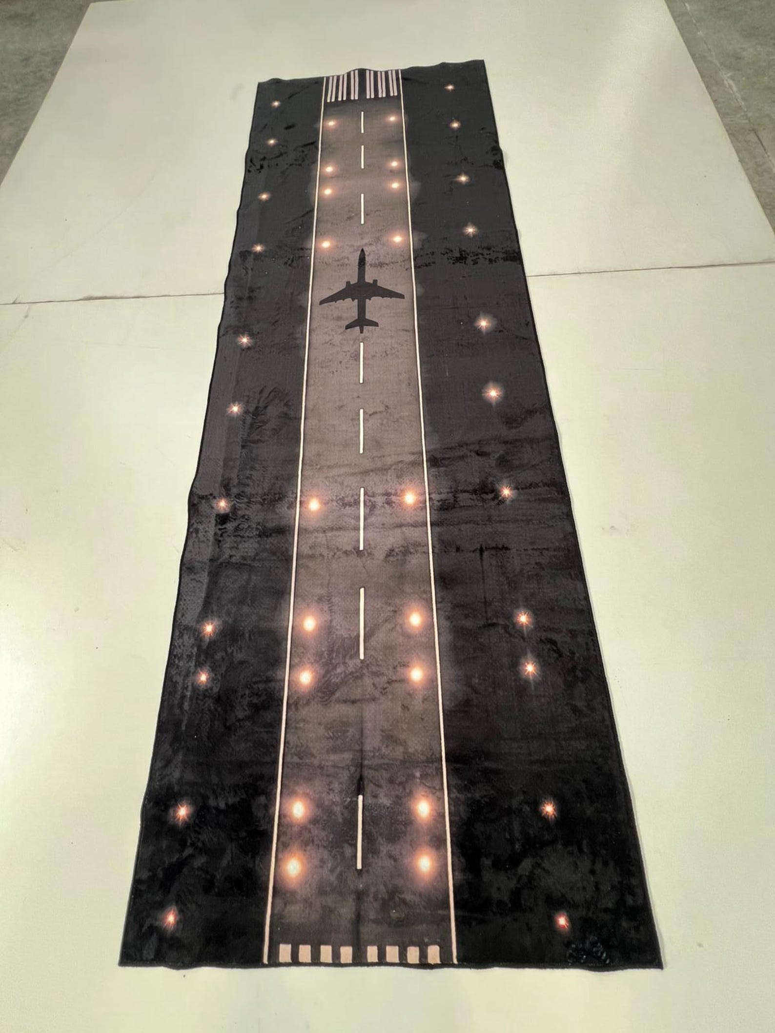 Airplane Runway Rug: Kids Room Decor With Runway Light Effect ...
