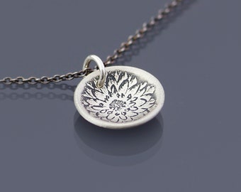 Petit collier dahlia en argent sterling