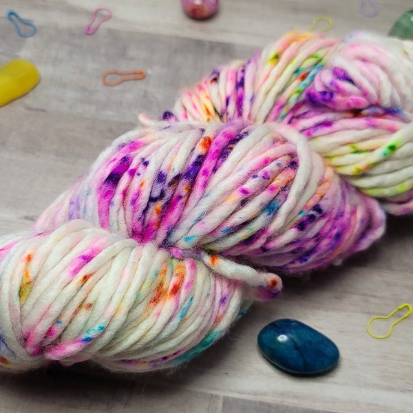 Filato voluminoso Confetti Pop, tinto a mano personalizzato, macchioline, 100% lana merino superwash