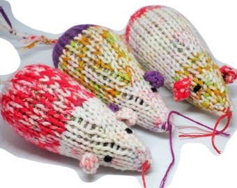 Knit Catnip Mouse Cat Toy is Speckled
