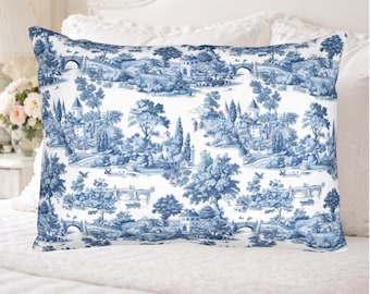 Federa in cotone Toile de Jouy, blu e bianca, ideale per arredare una camera da letto in stile country francese.