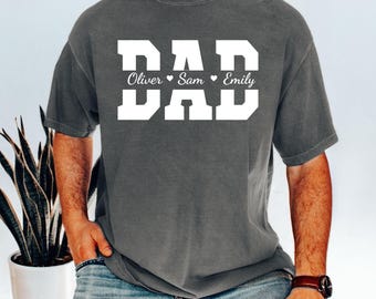 Camiseta personalizada para papá con los nombres de los niños. Regalo personalizado para el Día del Padre. Camiseta Daddy Comfort Colors©. Regalo de cumpleaños para papá primerizo. Camiseta con nombres familiares personalizados.