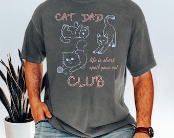 Camiseta Comfort Colors© para papás de gatos, camiseta vintage para club de mascotas, camiseta gráfica moderna para hombre, atuendo urbano para dueños de gatos, ropa única para papás amantes de los gatos.