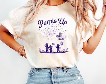 Camiseta Comfort Colors© Morada para Niños Militares - Mes del Niño Militar Camiseta Dandelion