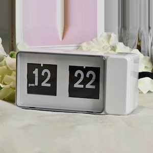 Retro Farmhouse Table Auto Flip Clock,Mechanical Clock Vintage Wall Mount Clock for Home Office Decor,Days Gift