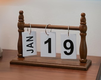 Calendario perpetuo de madera vintage, decoración de escritorio de estilo rústico.