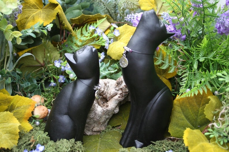 Moon Gazing Cat Lucky Lunar Black Cat Sculpture Concrete Garden Decor image 5