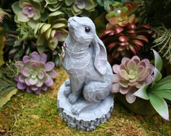 Moon Gazing Hare Statue - Traditional Style March Hare Ornament - Concrete Lunar Hare Garden Decoration