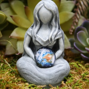 Goddess Statue - Earth Goddess - Gaia Statue - Unique Mini Mother Earth Figurine