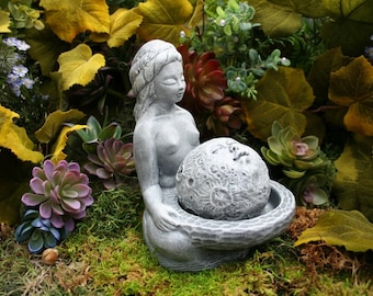 Moon Goddess Statue - Lunar Goddess Offering Sculpture - Moon Gazing Concrete Garden Art