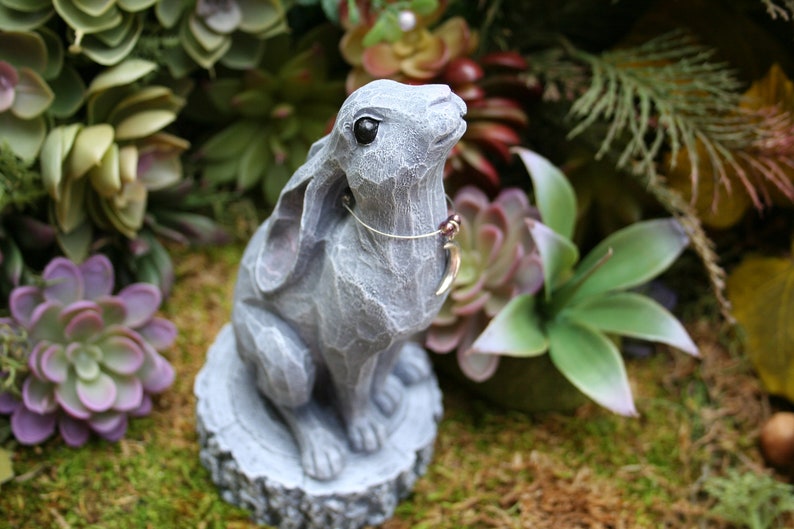 Moon Gazing Hare Statue Traditional Style March Hare Ornament Concrete Lunar Hare Garden Decoration image 2