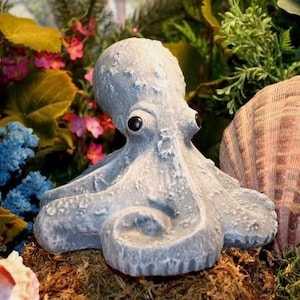 Octopus Statue, Concrete Octopus Baby, Outdoor Garden Art Figurine