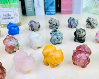 Talla de Bulbasaur de cristal natural de 35 mm, escultura de animal de tortuga de piedras preciosas, decoración de escritorio, figurita de cristales curativos, regalos de decoración del hogar.