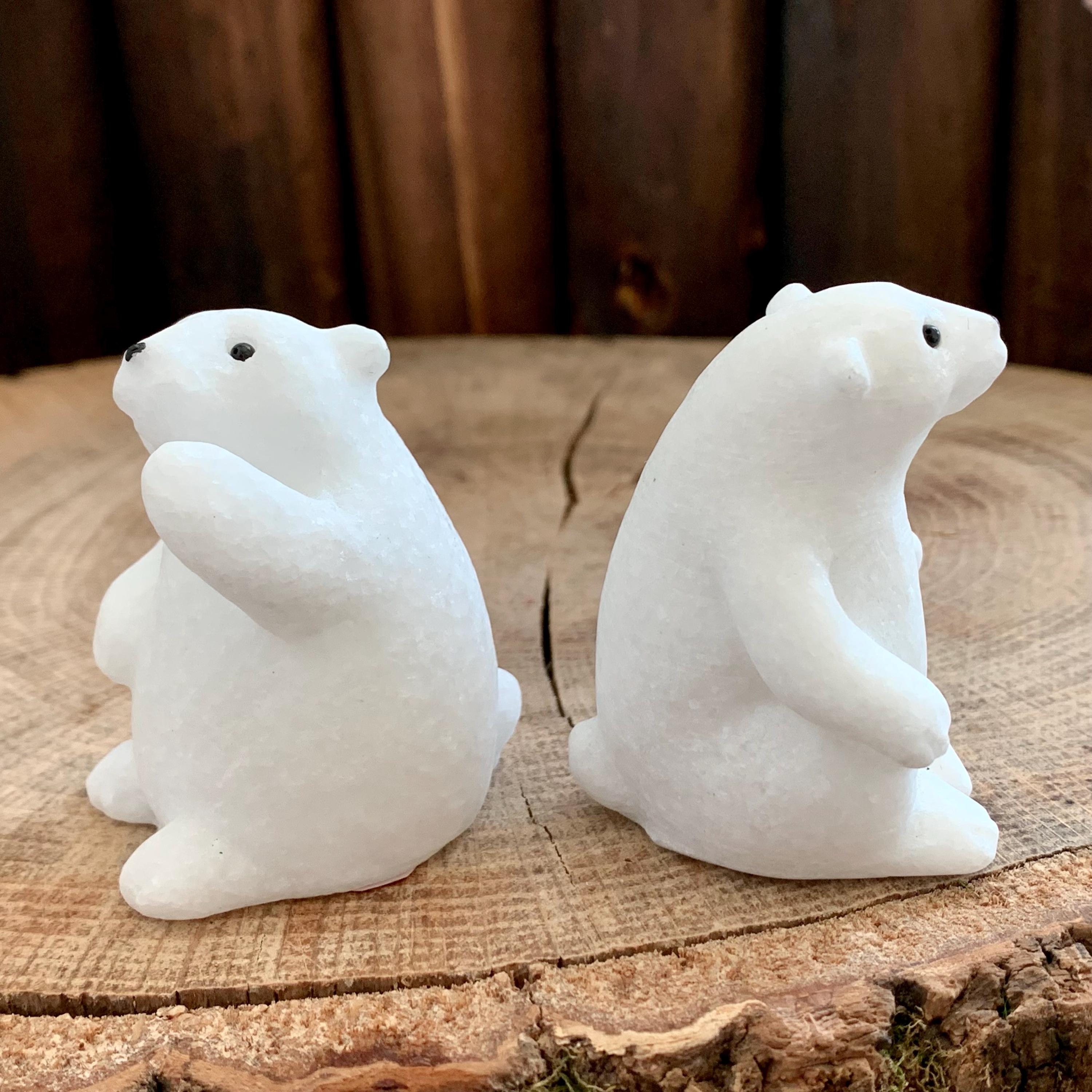 2.4インチの天然翡翠のシロクマの彫刻、クリスタルの白いクマの置物の