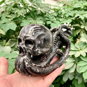 Amazing Large Natural Crystal Octopus Skull Carving, Handcrafted Quartz Skull Sculpture, Stone Skull Figurine, Healing Crystal Home Decor.