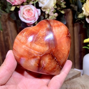 Gorgeous! Natural Red Agate Crystal Heart, Healing Gemstone Gifts for Lover, Hand-Carved Crystal Home Decor.