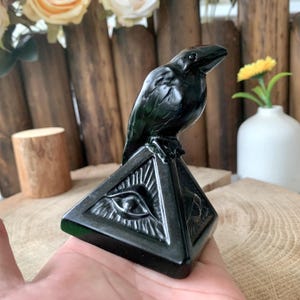 Rare! 70MM Natural Obsidian Ravens Pyramid Figurine, Hand Carved Crystal Crow Sculptures for Desk Decor, Healing Crystals Bird Gifts.