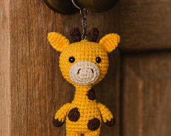 Patrón de llavero de jirafa a crochet en PDF • Tutorial de jirafa amigurumi • Patrón de mini juguete de jirafa adorable • Instrucciones fáciles de crochet