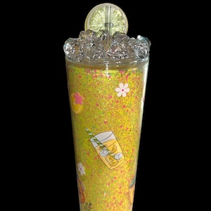 Lemonade Vibes Snow Globe Tumbler – 24 oz Acrylic Cup with Dry Glitter, Lemon Wrap & Ice Cube Lid with lemon slice