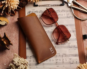 Personalized Leather Glasses Case,Custom Initial Eyeglasses Case,Sunglasses Cover,Glasses Sleeve,Best Man Gift,Gift for Dad,Gift for Him/Her