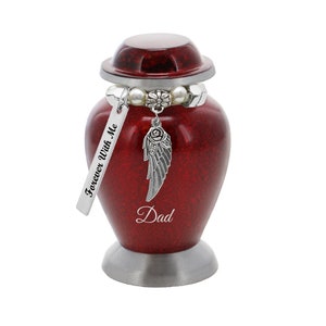 Rode mini-urn met engelenvleugel - Rode mini-engel-urn aangepaste gravure - perfecte aandenken-grootte Snelle verzending