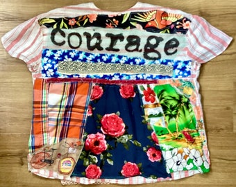 COURAGEOUS WOMAN 50 PATCH-Tunika in vielen Farben – Antike Stickerei, Vintage-Patchwork, tragbare Stoffcollage, Primitive Volkskunst – mein Schatz