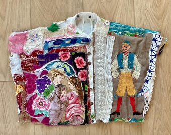 Nålspets KORT VÄST för hantverkare - Bärbart konsttygkollage - Patchwork Crazy Quilt Linens ~ Slumpmässiga skrap i ljusa färger - my Bonny