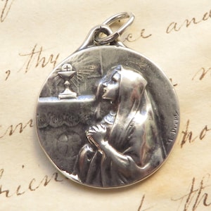 First Holy Communion Girl&#39;s Medal - Sterling Silver Antique Replica