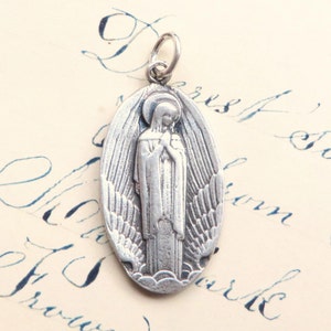Our Lady of Flight Sterling Silver Antique Replica Pilots and Flight Attendants Medal image 2