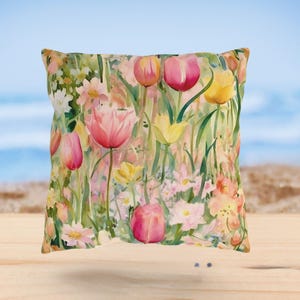 Outdoor Pillow for Garden Decor Spring Floral Patio Cushion Gift for Home Summer Party Accent Boho Throw Pillow
