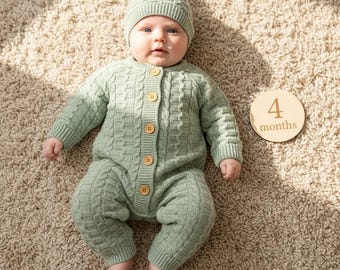 Custom Name Back Baby Romper Set, Thick Cable Knit Jumpsuit & Beanie, Personalized Winter Newborn Outfit, Unique Baby Boy Girl Gift