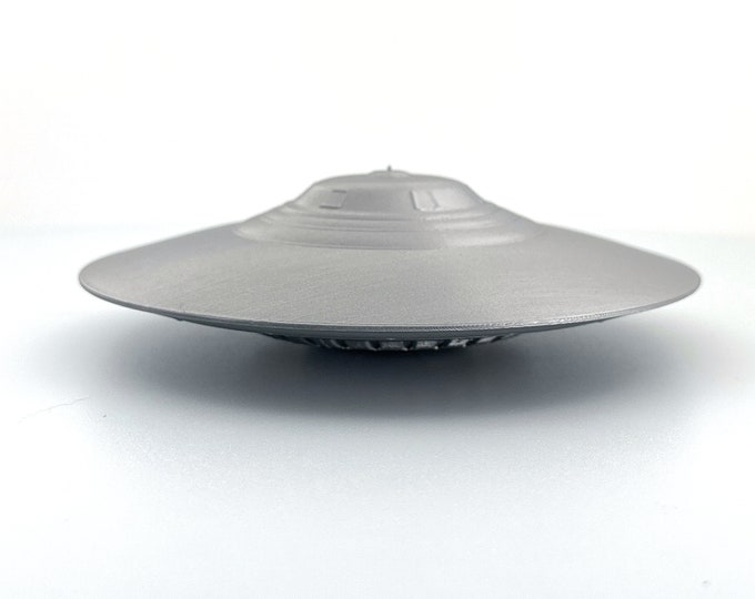 Flying Saucer UFO Model 3D Printed, Classic Disc Replica in Silver Grey, Retro Sci-Fi Desk Decor, 3 Sizes Available, UFO Collectible