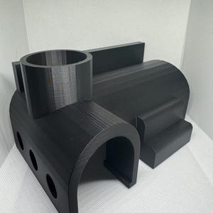 Gecko Tube Hide (3D Printed)