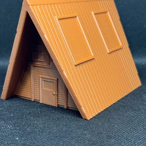 Gecko Hide – Angular Wooden Cabin Design (3D Printed)