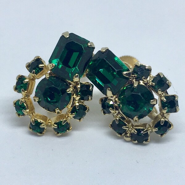 Coro Screwback Earrings, Vintage Coro Gold Tone Faux Emerald Screw Back Earrings, Vintage Coro Earrings, Coro Jewelry, Vintage Coro Jewelry