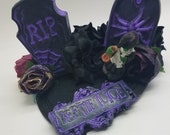 Gravestone hat, Gravestone, Gravestone fascinator, RIP, Spider, Beetlejuice, Flower hat, horror, gothic, festivel headgear