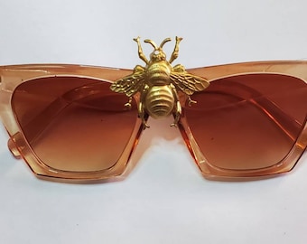 Bee, bee sunglasses, bee glasses, bee jewelry, bee accessories, bee eyeglasses, insect